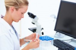Sistemas para laboratórios de análises clínicas evitam erros comuns em processos manuais