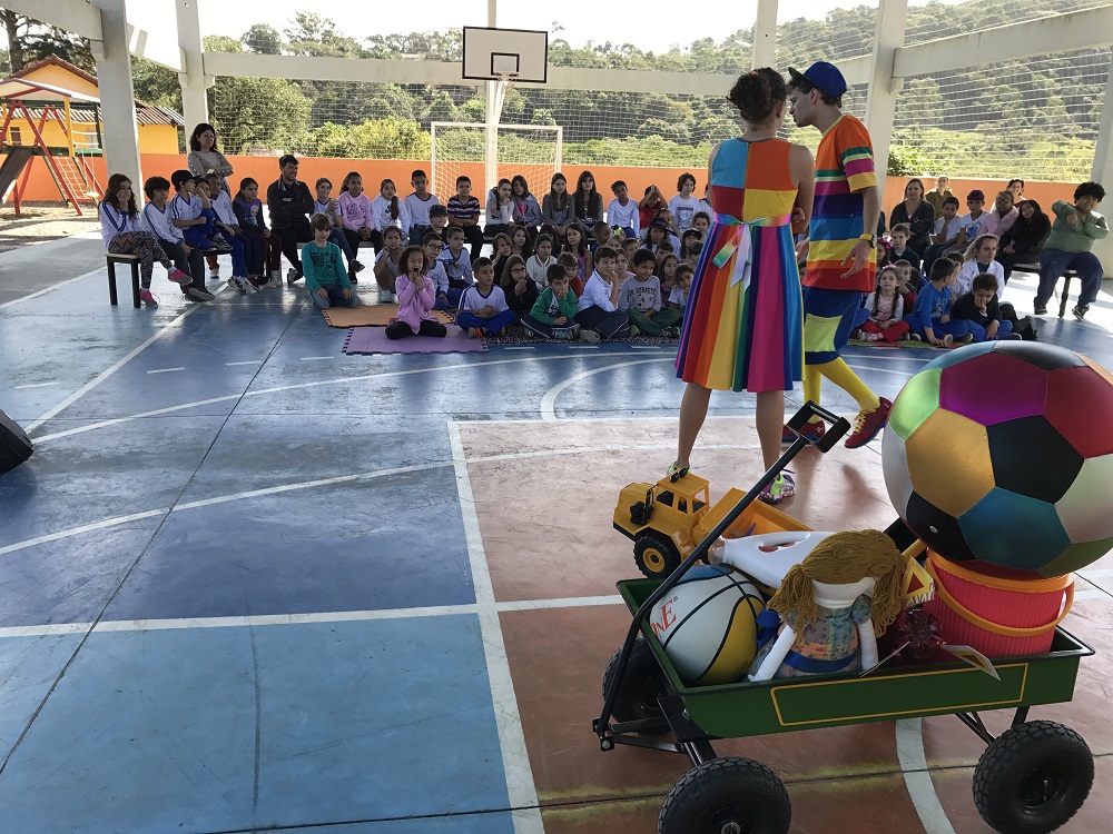 O Caco não lava o pé, Pixeon promove projeto cultural infantil em Florianópolis