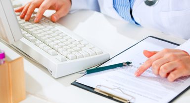 Quais os principais problemas que o RIS pode solucionar na radiologia?