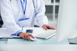 Llegó la Central de Informes de Pixeon a América Latina: gestión eficiente de informes médicos
