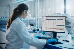 Pixeon lança solução para Controle de Qualidade Interno em laboratórios